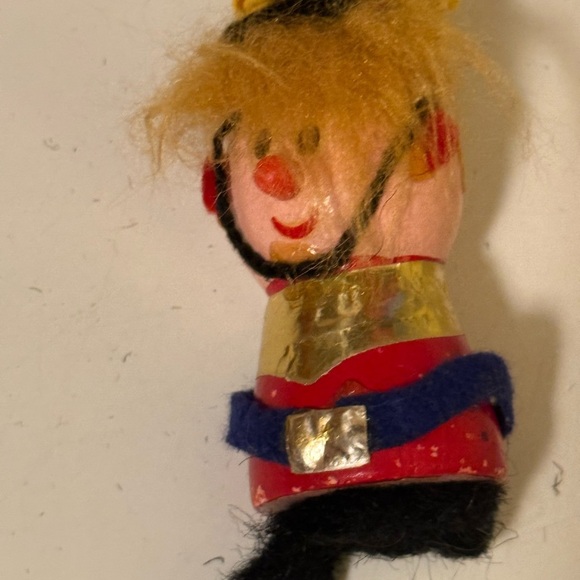 Lot of 9 Kellogg’s vintage cereal premium toys 1970s collectibles wood and felt - Picture 4 of 12